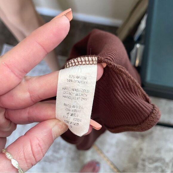 LA LUX dark brown ribbed keyhole chest body suit crotch snap long sleeve SZ SM - Picture 6 of 9